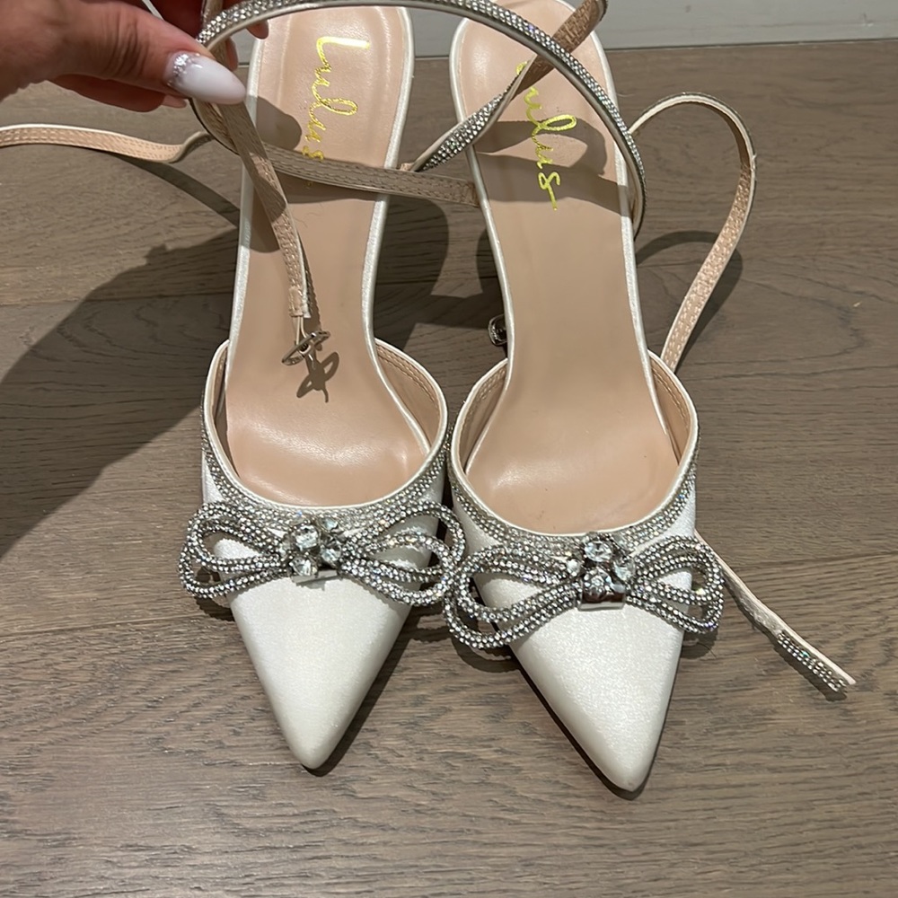 Absolutely stunning high heels!